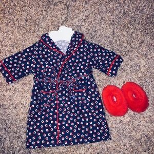 ▪️American Girl Doll, Molly…. Her Bathrobe And Fuzzy Slippers.